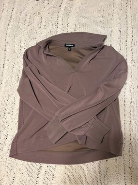 Express Women's Dusty Mauve V-Neck Pullover Sweater